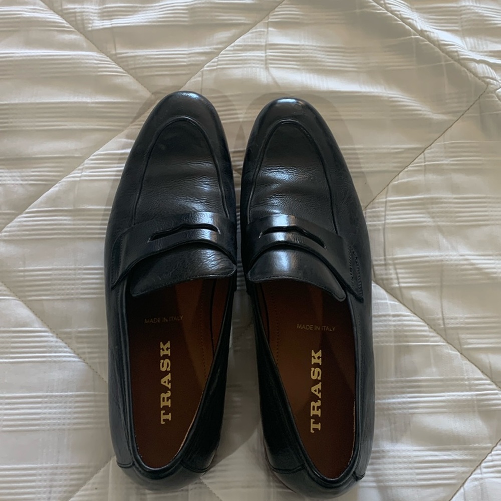 Trask Loafers. Black Leather. 11.5M. Beautiful shoes.
